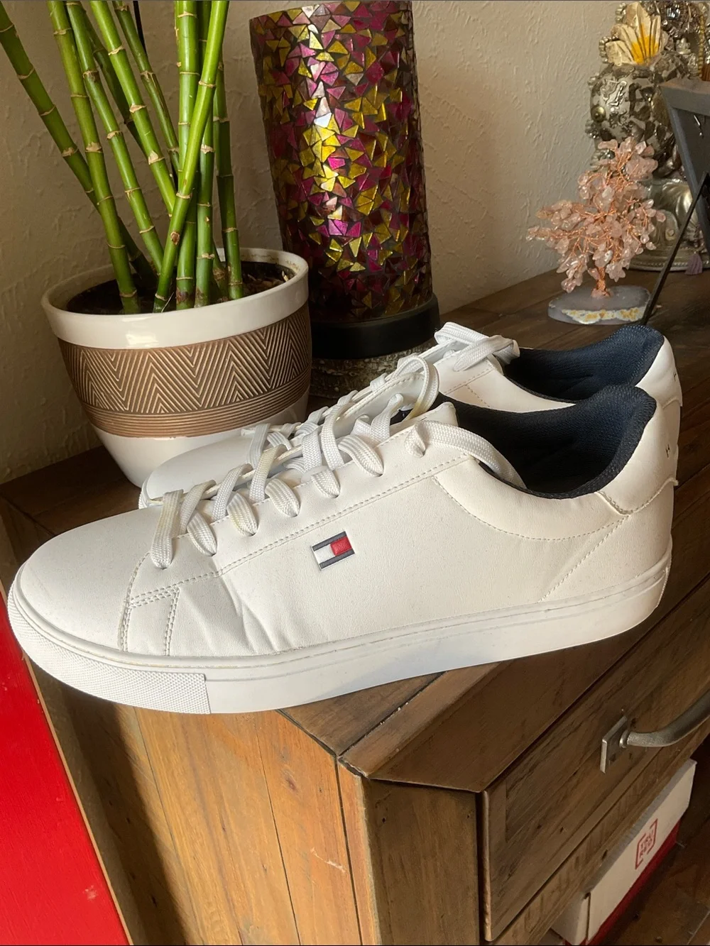 Tommy Hilfiger sleek low
